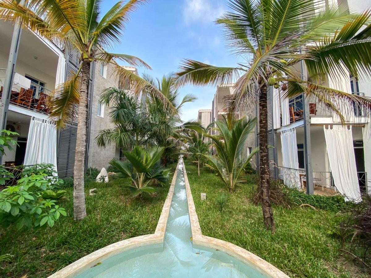 Aqua Resort Playa de Diani Exterior foto