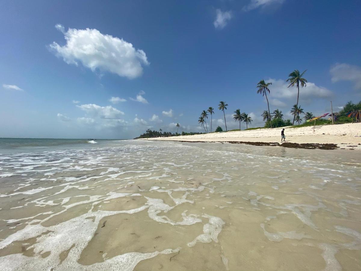Aqua Resort Playa de Diani Exterior foto