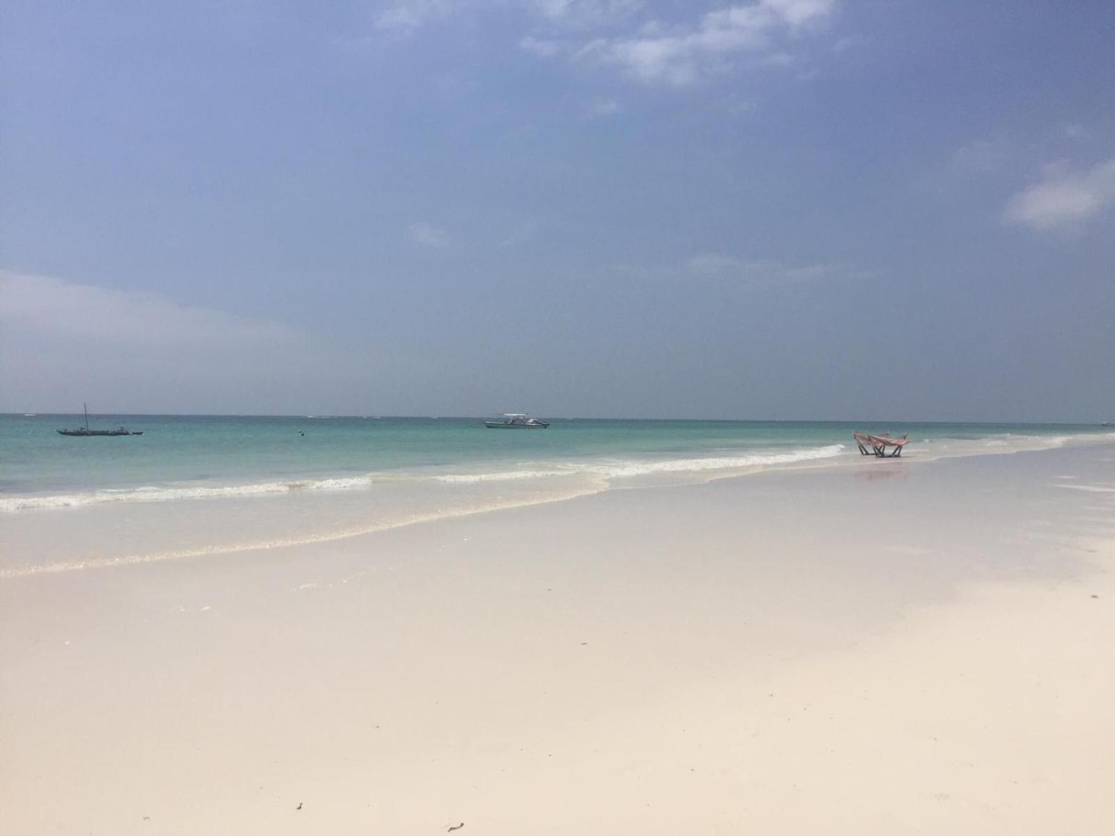 Aqua Resort Playa de Diani Exterior foto