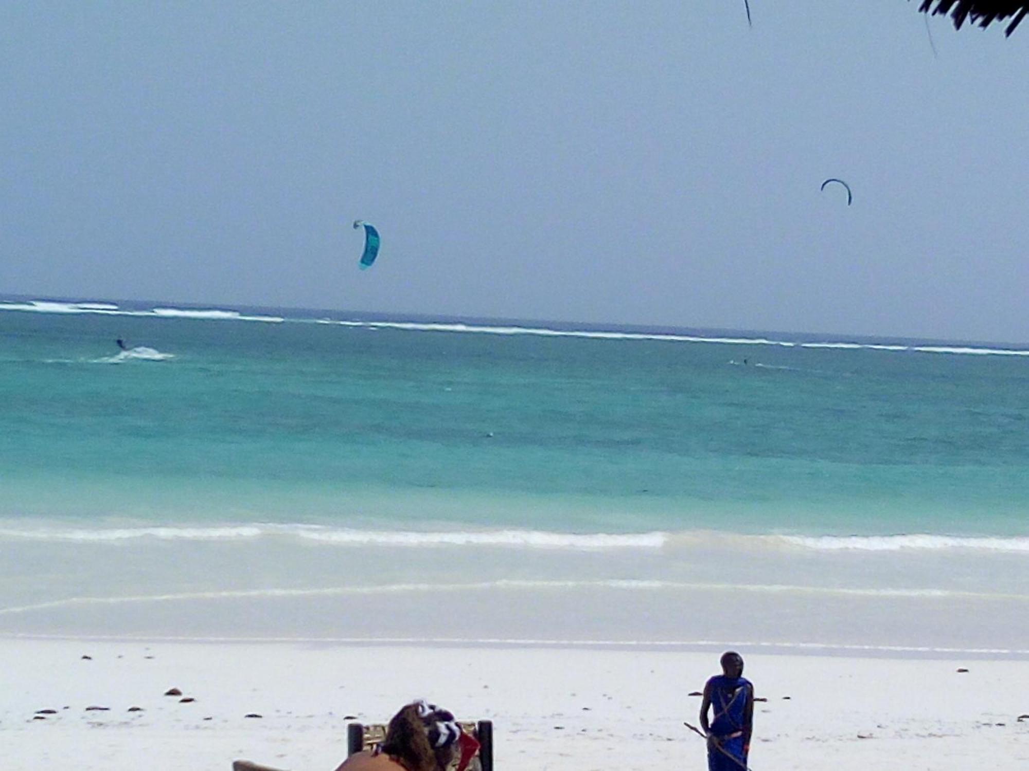 Aqua Resort Playa de Diani Exterior foto